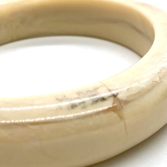 Vintage Creamy Ivory Plastic Lucite Jewelry Lot - Picture 13 of 16